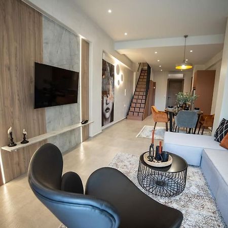 カランバカMeteora Loftアパートメント エクステリア 写真